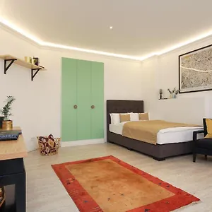 5 Personen Altbau Nahe Kurfürstendamm , Berlin Deutschland