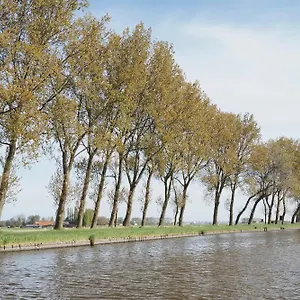 Houseboat Tiny Griffin Botel Nieuwpoort